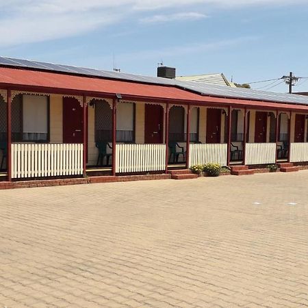 Daydream Motel And Apartments Broken Hill Esterno foto