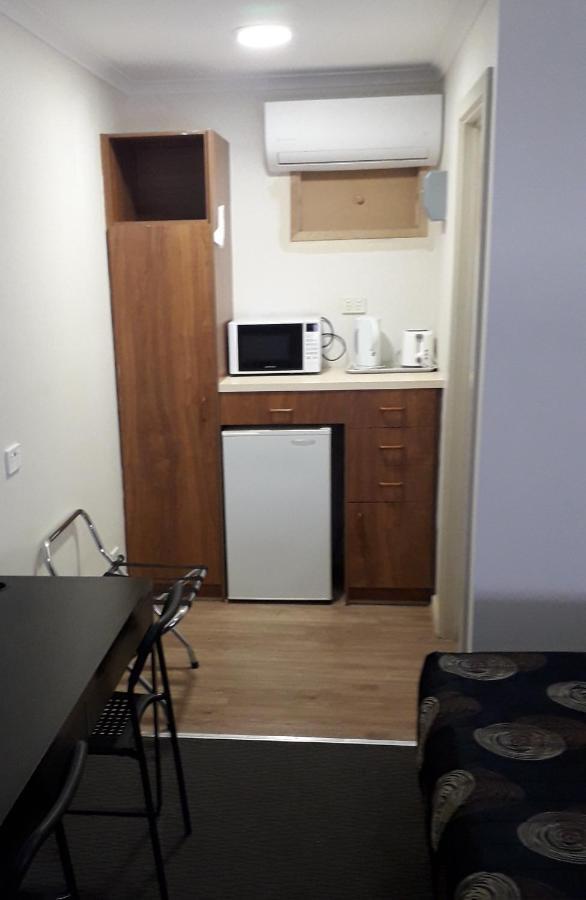 Daydream Motel And Apartments Broken Hill Esterno foto