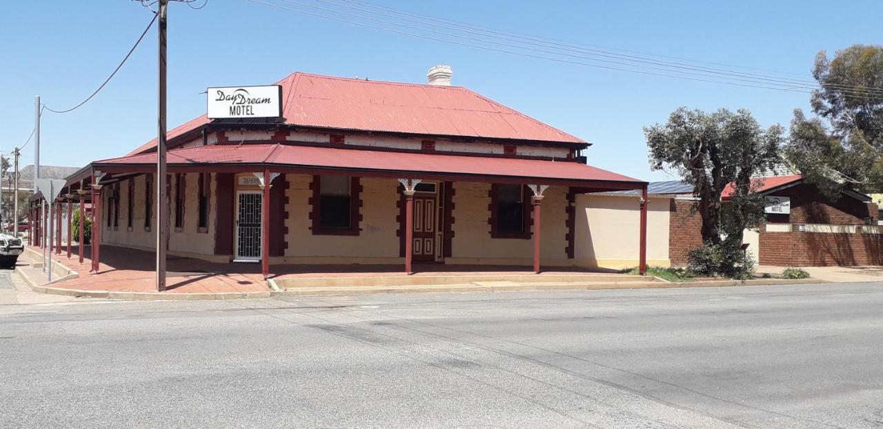 Daydream Motel And Apartments Broken Hill Esterno foto