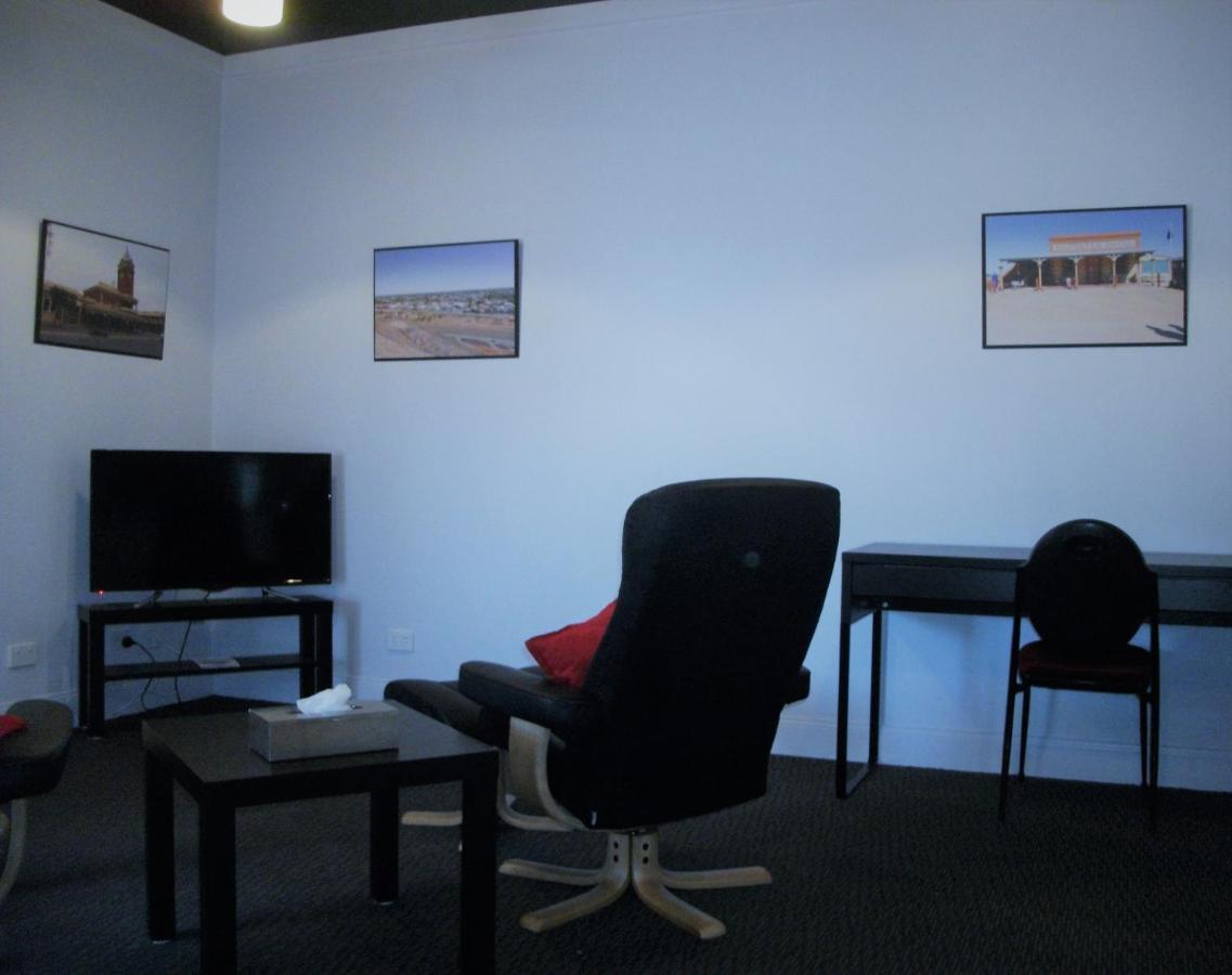 Daydream Motel And Apartments Broken Hill Esterno foto