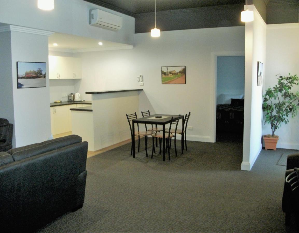 Daydream Motel And Apartments Broken Hill Esterno foto