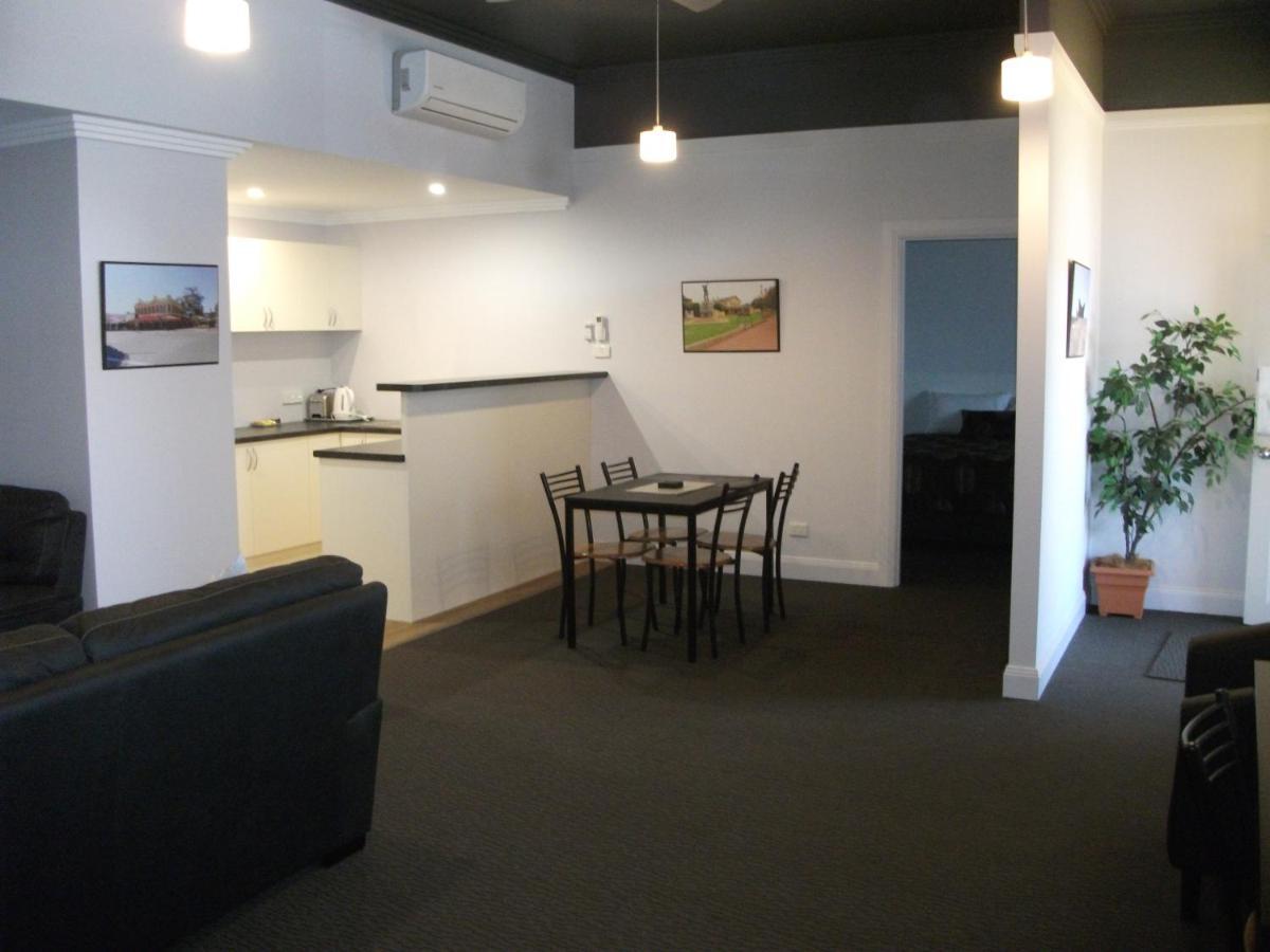 Daydream Motel And Apartments Broken Hill Esterno foto